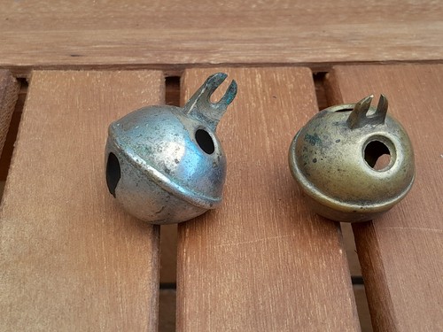 Chasse grelot ancien métal - ,