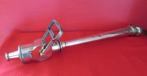 Lance incendie des - à,