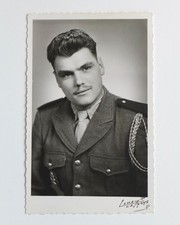 Beau jeune homme soldat