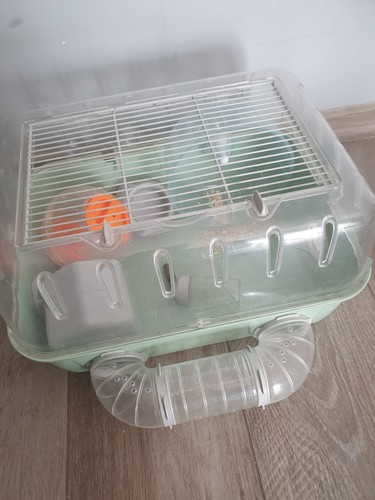Cage hamster plastique avec