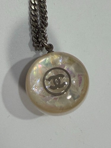 Collier pendentif boule