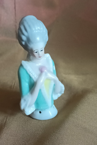 Demi figurine half doll - figurine,