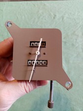  1 COMPTEUR JAEGER sur fond