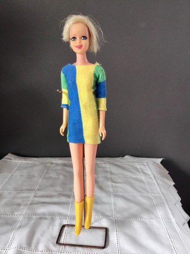 Mattel twiggy blonde avec - blonde, robe