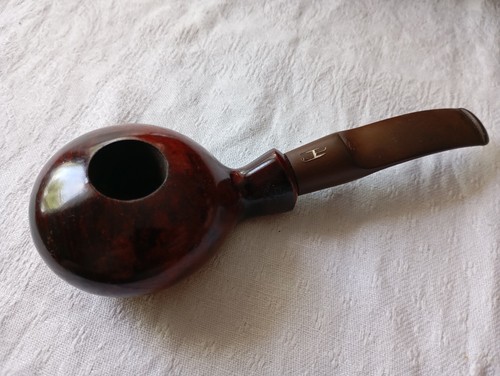Rare belle pipe jpl - et, tomato.