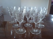 Lot de 9 verres a pied en