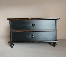 Commode miniature ancienne , meuble de poupée