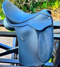 Black 16.5'' Wintec Cair 500