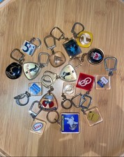 🎁Lots de 16 porte-clés Bourbon de collection variés,