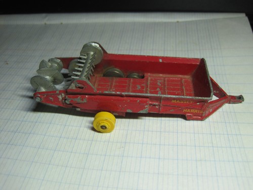 Ancienne remorque agricole