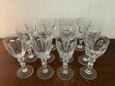 11 verres à vin blanc modèle
