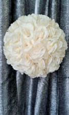 Grande boule de roses, fleurs, ivoire Ø 30 cm décoration mariage, vase martini 