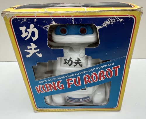 Kung robot avec nunchaku - kung,