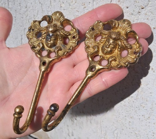 Ancienne attache rideaux - , /
