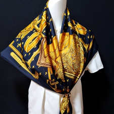 RARE VINTAGE HERMES Soie Scarf