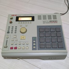 AKAI Professional MPC2000 MIDI Production Center Sampler Sequencer Used