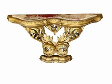 Console baroque dorée avec