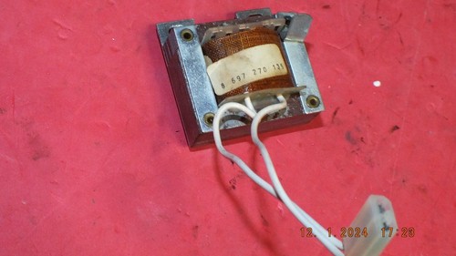 Petit transfo lié ampli - lié, a