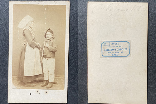 Brest femme petit garçon - femme,