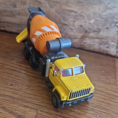Majorette camion bétonnière