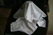 Nappe ancienne brodée main 84