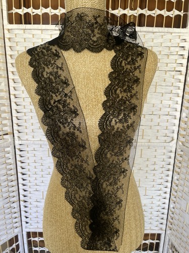 Ancienne fine dentelle noire