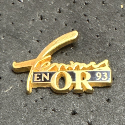 Pin femmes or 93 - , en