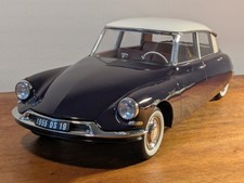 Norev 1/12 Scale Diecast Model 121579 Citroen DS 19 1955 - Purple/Champagne