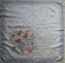 -Superbe  Foulard GUCCI soie