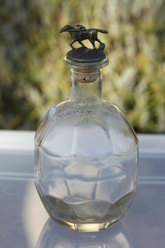 Ancienne carafe bouchon - , métal