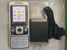 Sony Ericsson T303 - 8 MB - Silver (Unlocked) 2G mobile phone