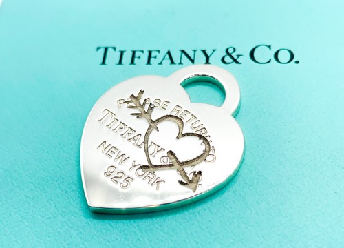Tiffany return to - &,