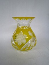 SUPERBE VASE EN CRISTAL JAUNE