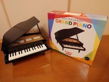 KAWAI Mini Grand Piano 32 Key Toy Piano Wood Musical Instrument 1141  Used