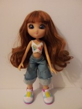 Poupée Unique Eyes 25cm