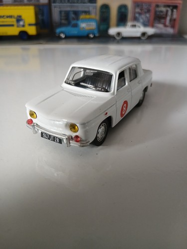 Renault solido pièce - pièce, unique
