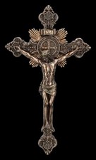 Mur Crucifix - St Benoît