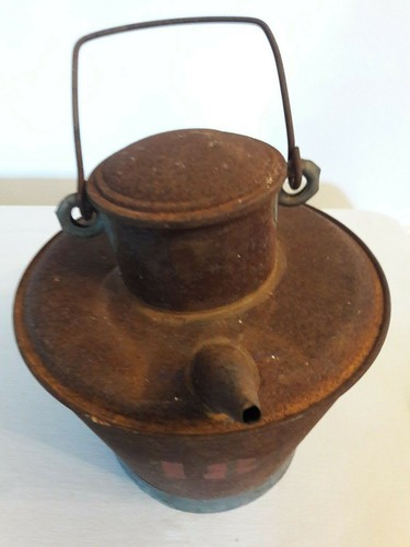 Ancien bidon petrole - bidon, fer
