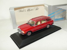 MERCEDES 200 T BREAK W123 Rouge MINICHAMPS 1:43