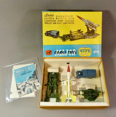 Corgi toys dinky - -,