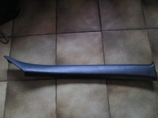 cache montant droit parebrise