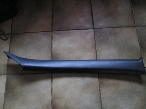 Cache montant droit parebrise - cache,