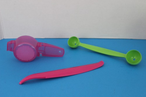 New tupperware cookie - new,