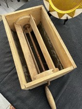 Ancien tamis à farine en bois
