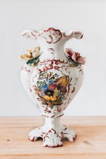 Jolie Vase Vintage Céramique Blanc Italien de la Ville de Bassano Décor Floral