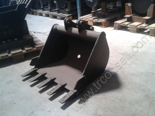 Godet 700mm axes 35mm pour - 700mm,