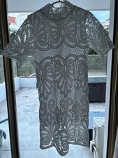 Robe droite en dentelle