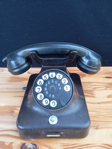 Ancien téléphone cadran - ancien, à