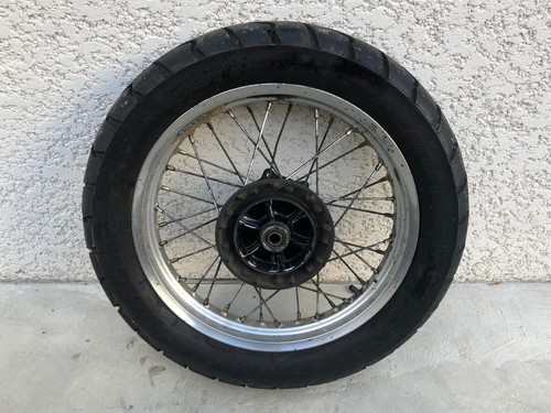 Une jante roue arriere - jante,