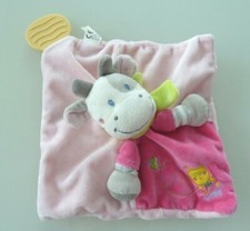 *. DOUDOU PLAT NICOTOY VACHE ROSE OISEAU JAUNE ECHARPE VERT PLAQUE - TTBE